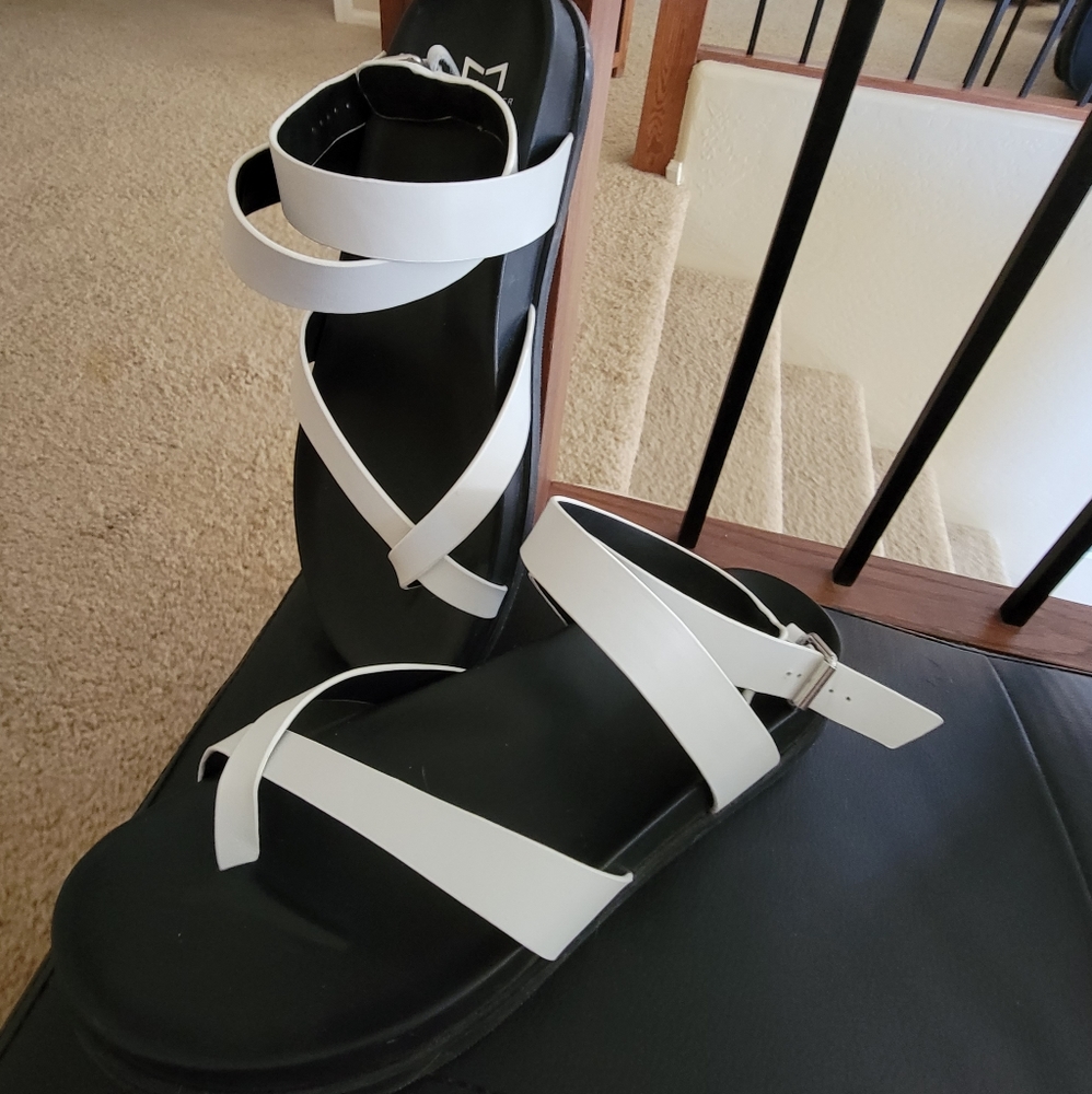 Marc Fisher Sandals